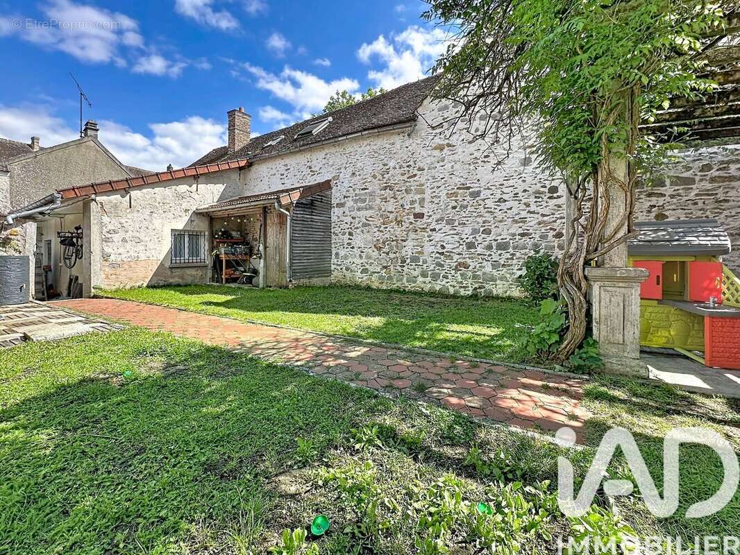 Maison 105 m² à Bombon  - photo 2