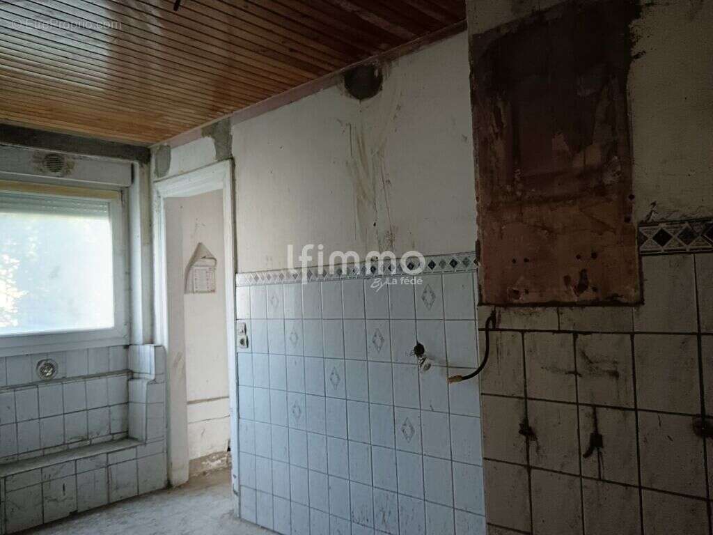 immeuble à rénover de 220 m2 - photo 4