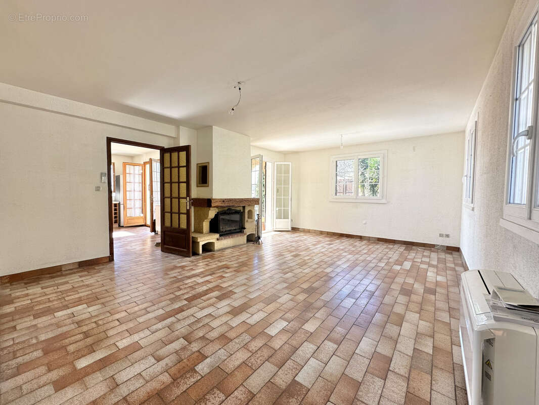 Maison à LA VALETTE-DU-VAR