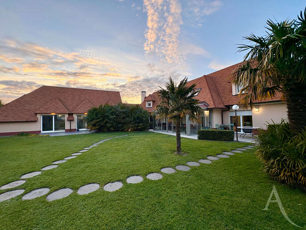 Maison à SAINT-MARTIN-DE-FONTENAY