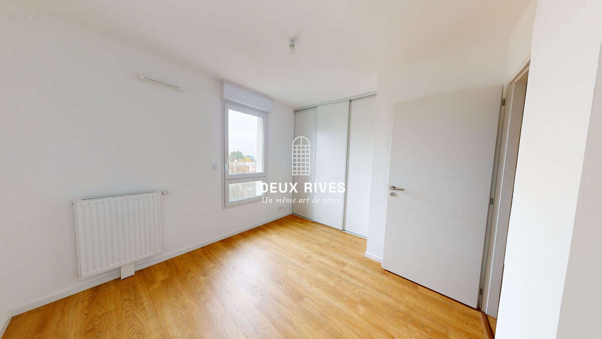 Chambre 2 - Appartement à NANTES