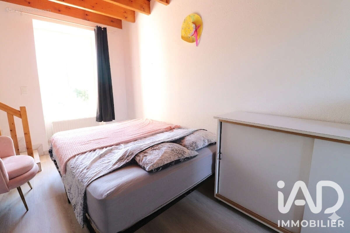 Appartement 220 m² à Pont-Du-Chateau  - photo 7