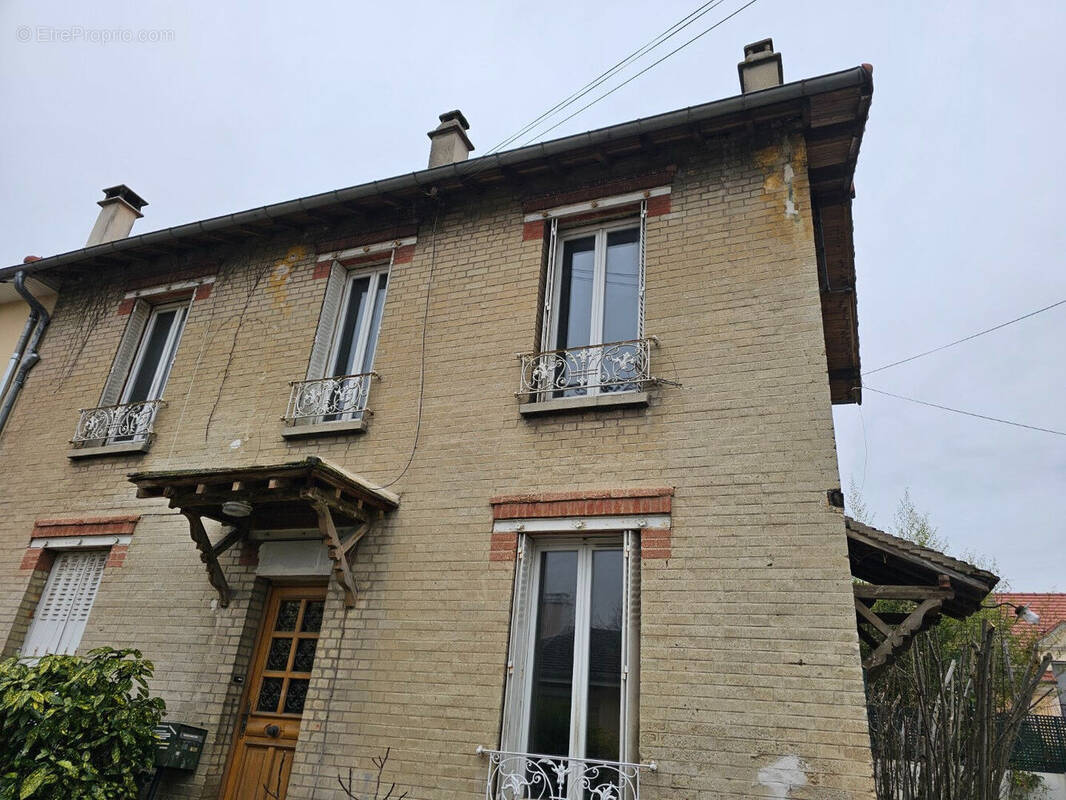 Maison à SAINT-MAUR-DES-FOSSES