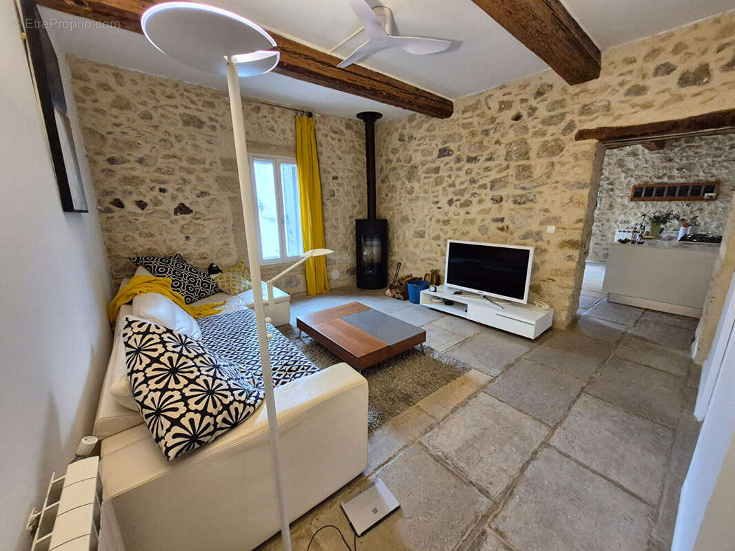 Maison à VAILHAUQUES