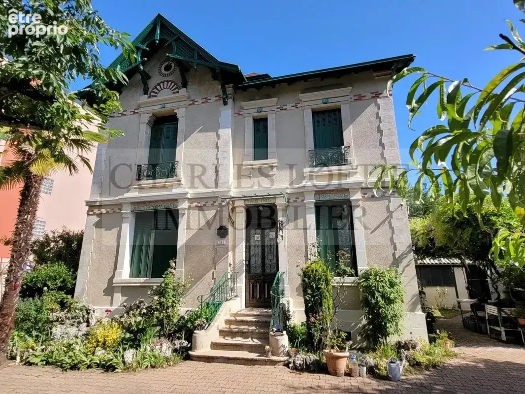 Maison à CAHORS
