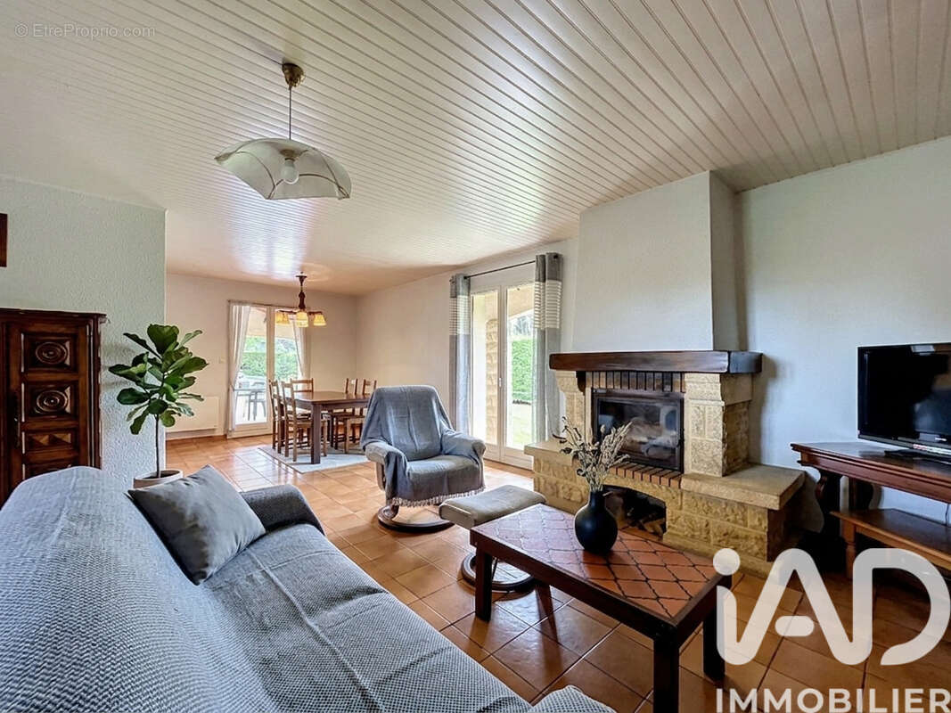 Photo 3 - Maison à LAGORCE