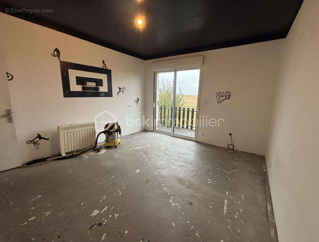 Maison à MAUZE-SUR-LE-MIGNON