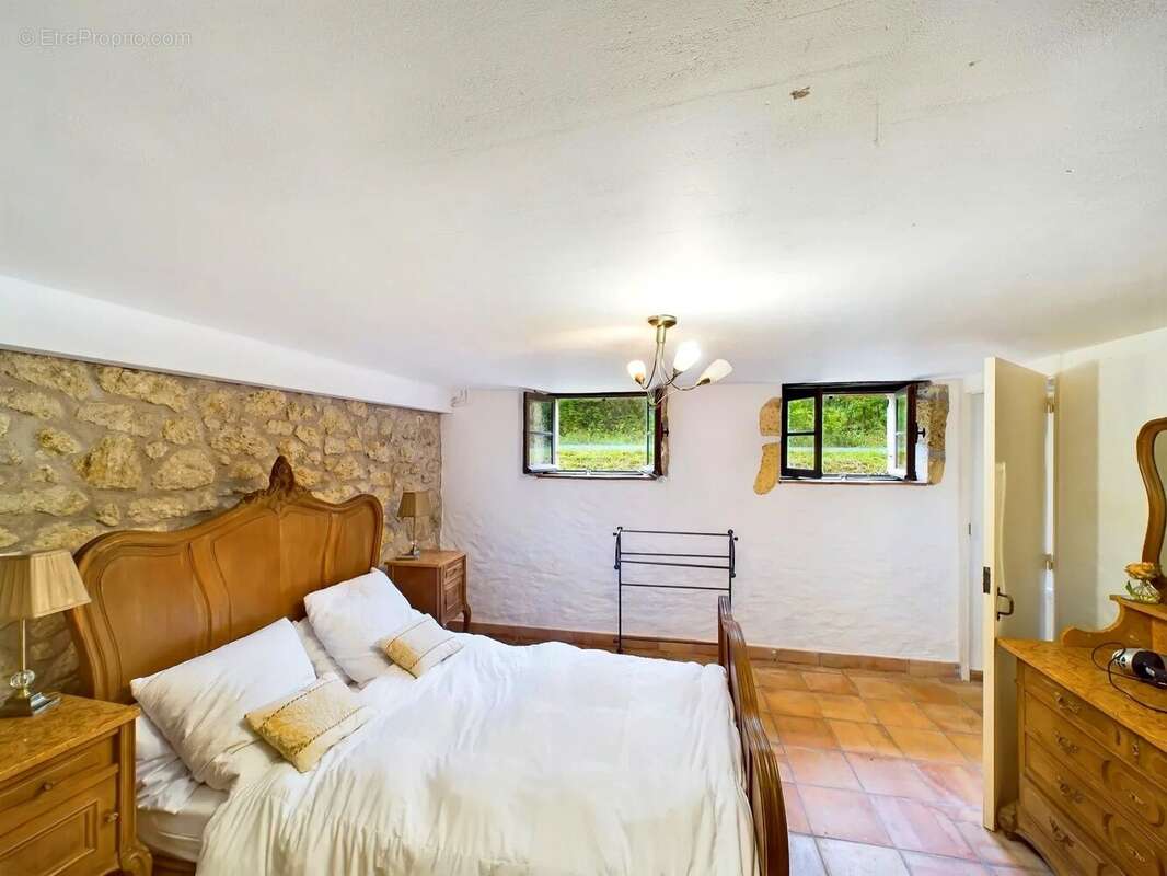 Maison à PESSAC-SUR-DORDOGNE