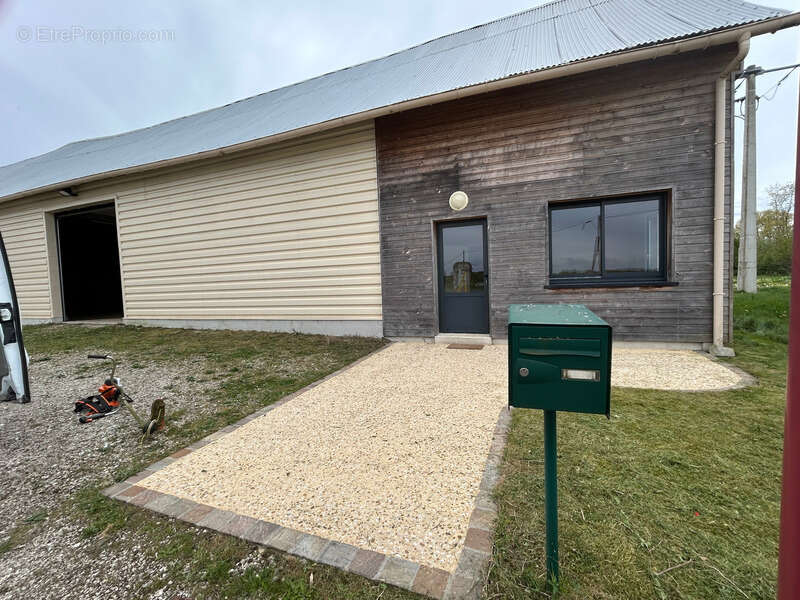 Local/bureau à vendre AILLANT SUR MILLERON (45) - photo 2