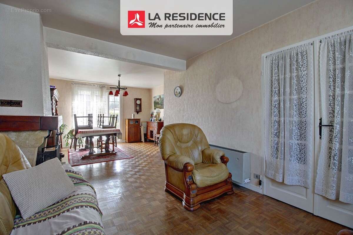 Maison à SAINT-ETIENNE-DU-ROUVRAY