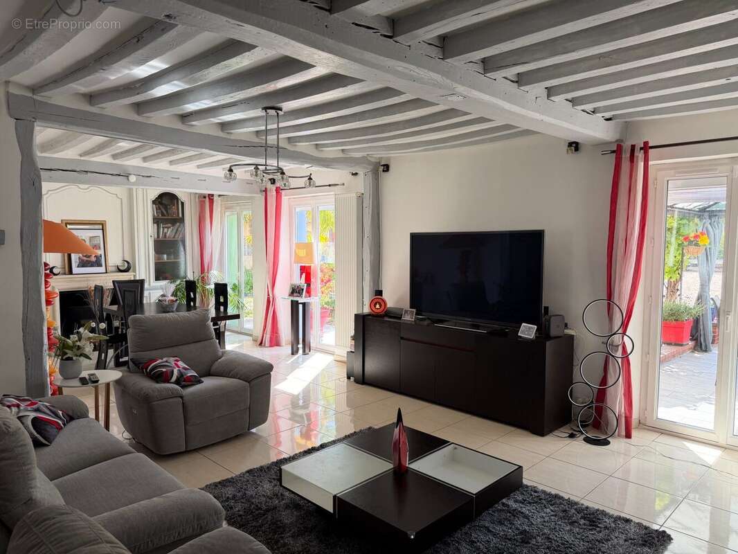 Maison 390 m² à Ivry-La-Bataille  - photo 8