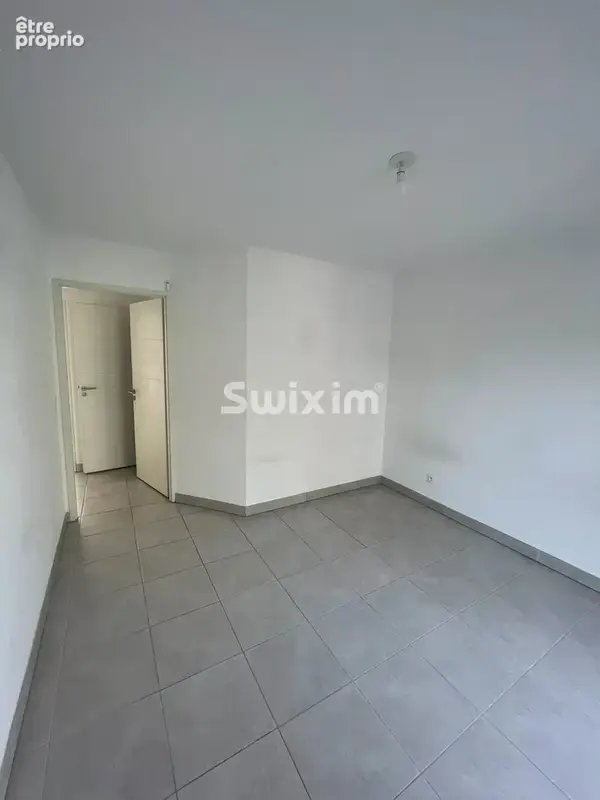 Appartement t3 avec terrasse & double garage - photo 5