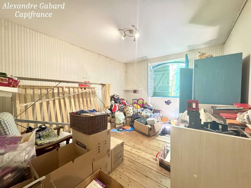 Sud Réolais - Maison avec travaux - 5 chambres - Garage - Jardin 5 000 m² - Séchoir - photo 7