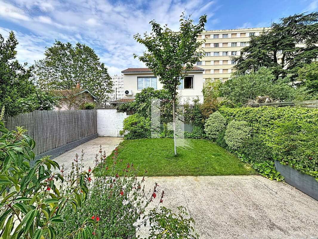 Maison à VILLEURBANNE