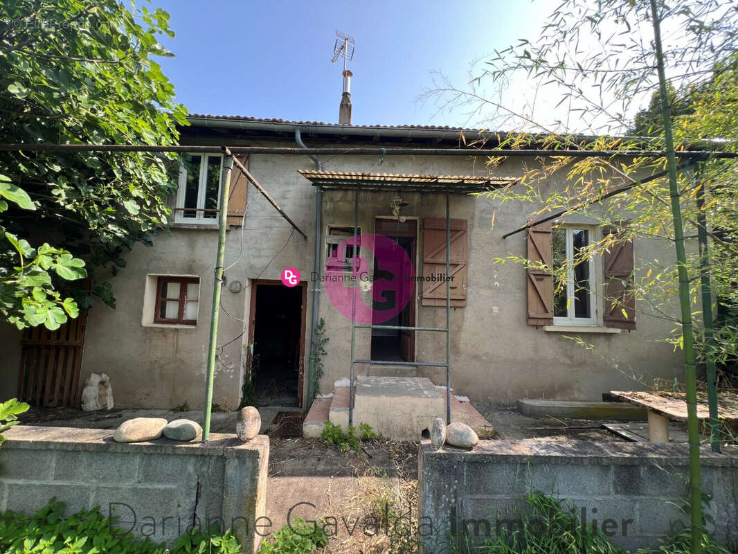 Maison à LIVINHAC-LE-HAUT