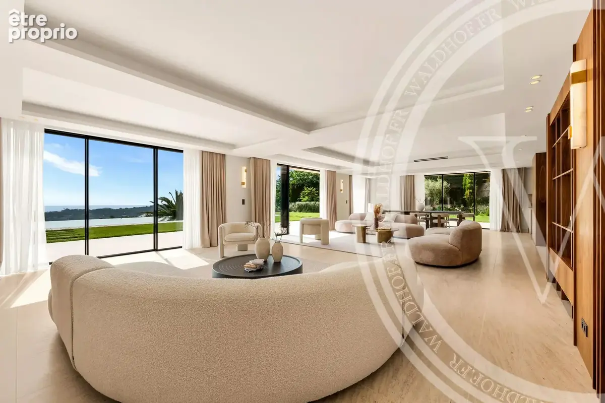 Villefranche-sur-Mer – Rade  Villa contemporaine exceptionnelle, vues sur la mer sur Cap Ferrat - photo 4