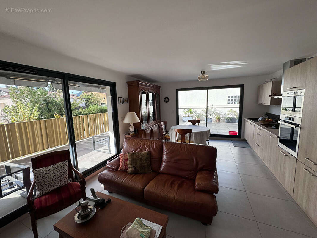 Appartement à GUILHERAND-GRANGES