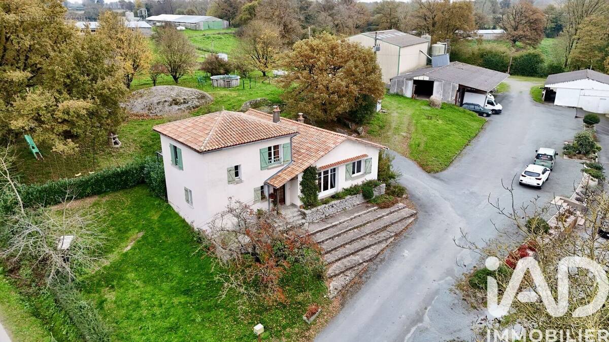 Photo 1 - Maison à LARGEASSE