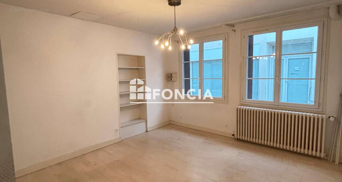 Maison à AZAY-LE-RIDEAU