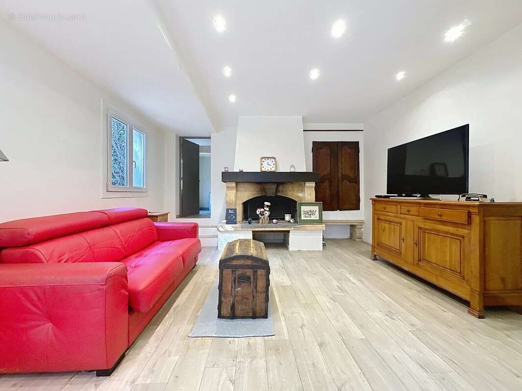 Maison à NANS-LES-PINS