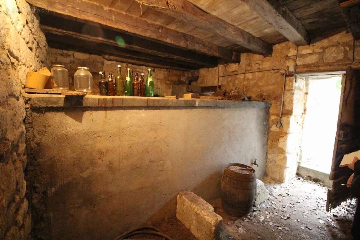 Maison à VILLEBOIS-LAVALETTE