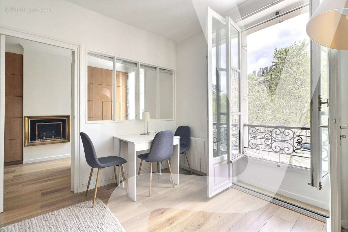 Appartement à PARIS-12E