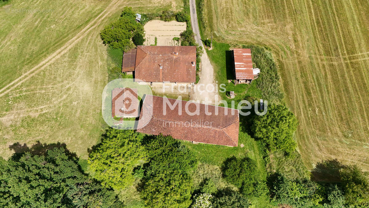 Maison à SAINT-JULIEN-SUR-VEYLE