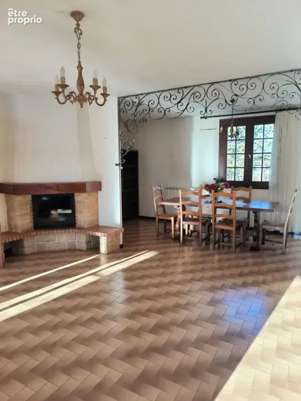 NEOULES (83136) Maison T5 sur un terrain de 3800m2 avec garage et piscine - photo 4