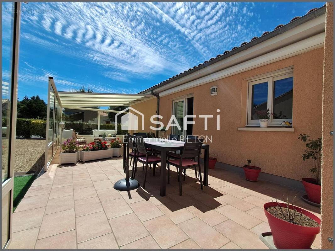 Maison 112 m² à Neuville-De-Poitou  - photo 1