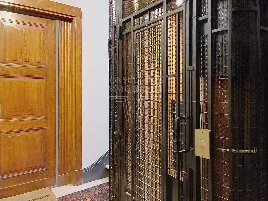Appartement à PARIS-7E