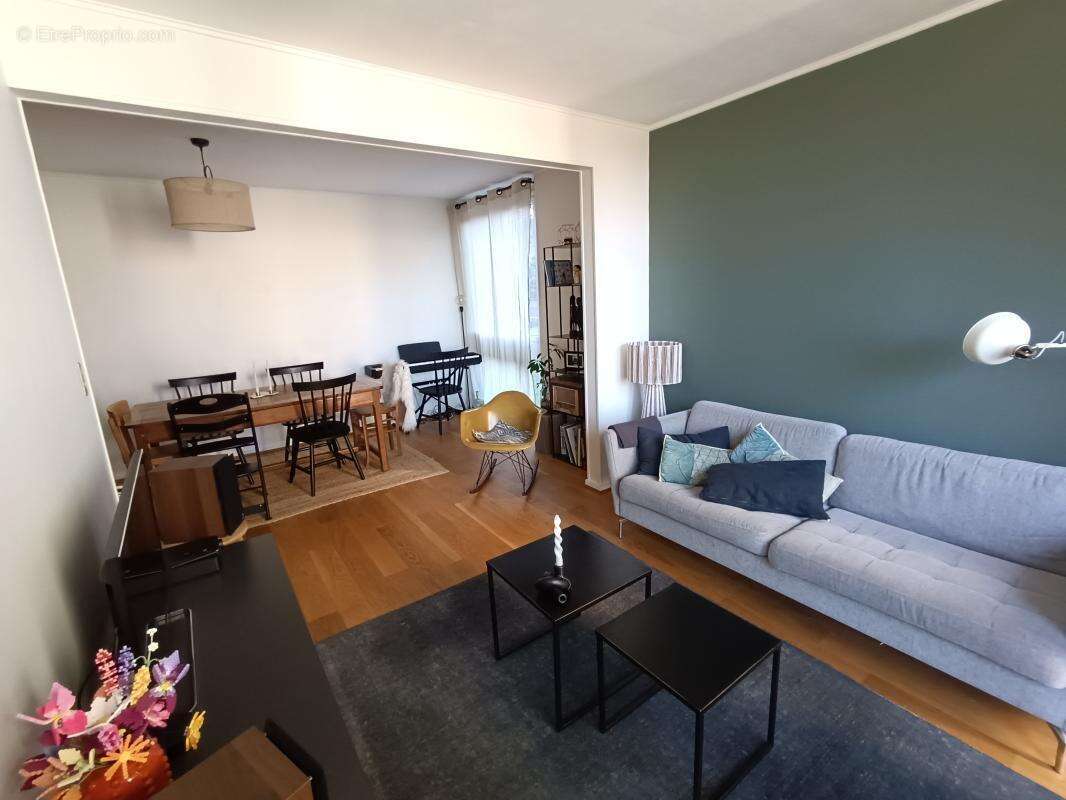 Appartement à FONTENAY-LE-FLEURY