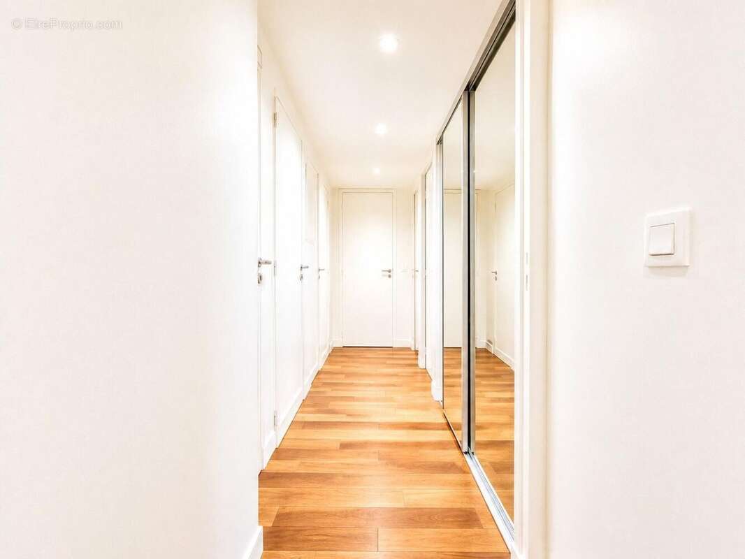 Appartement 86 m² à Paris-9e  - photo 5