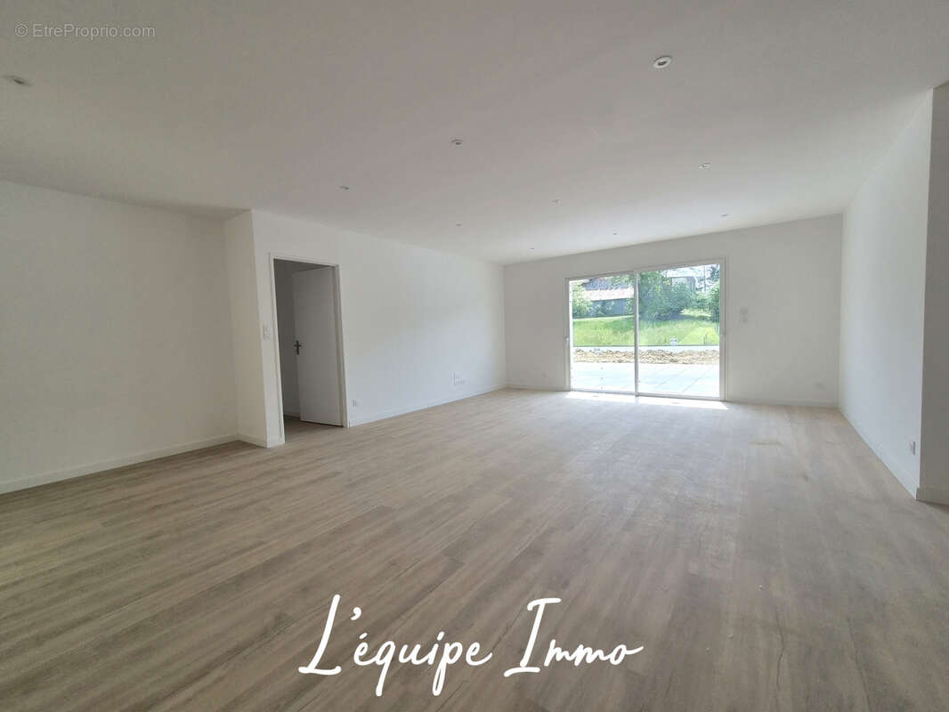 Maison à MAUVEZIN