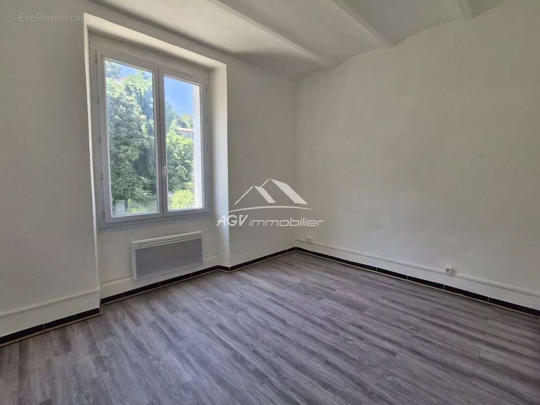 Appartement à MOLIERES-SUR-CEZE