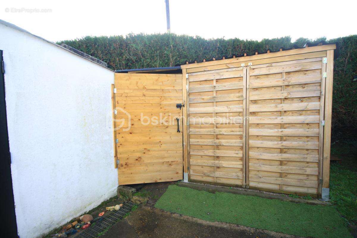 Maison à D&#039;HUISON-LONGUEVILLE