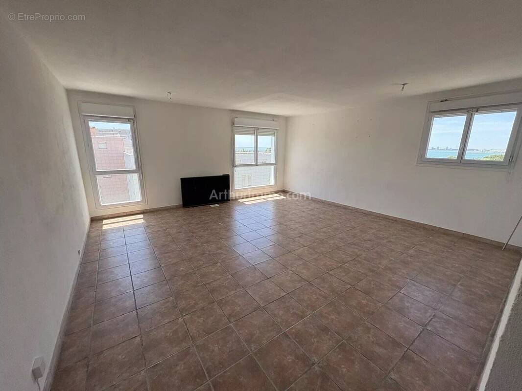 Appartement à PORT-DE-BOUC