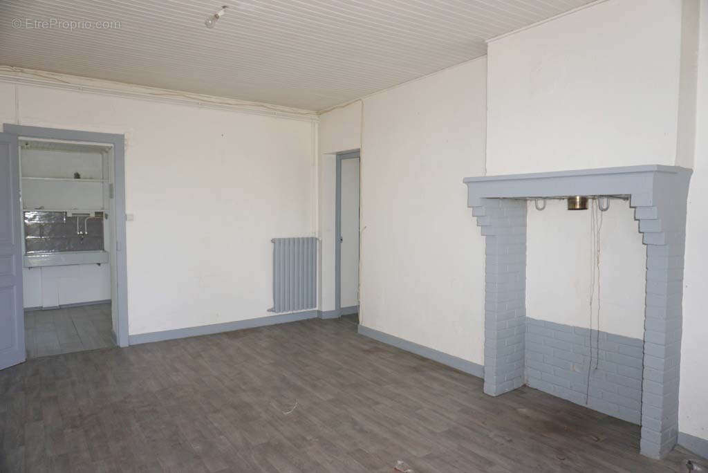 Maison à LE DONJON