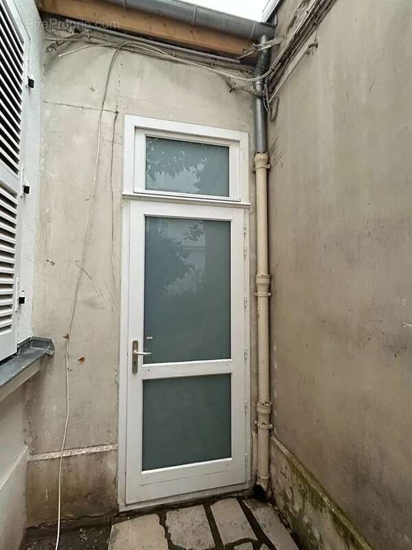 LOCAL pour pied à terre ou bureau - photo 10