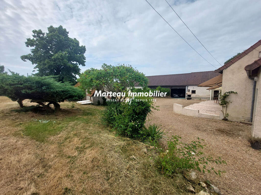 Maison à VILLAINES-SOUS-LUCE