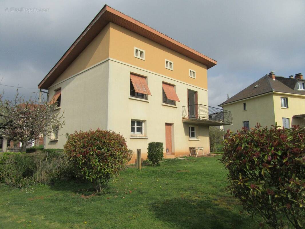 Maison à SAINT-CHRISTOPHE-VALLON