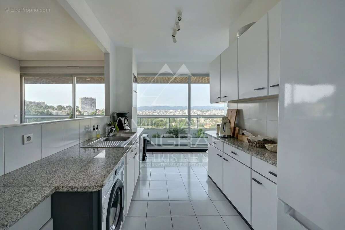 Appartement à MARSEILLE-8E