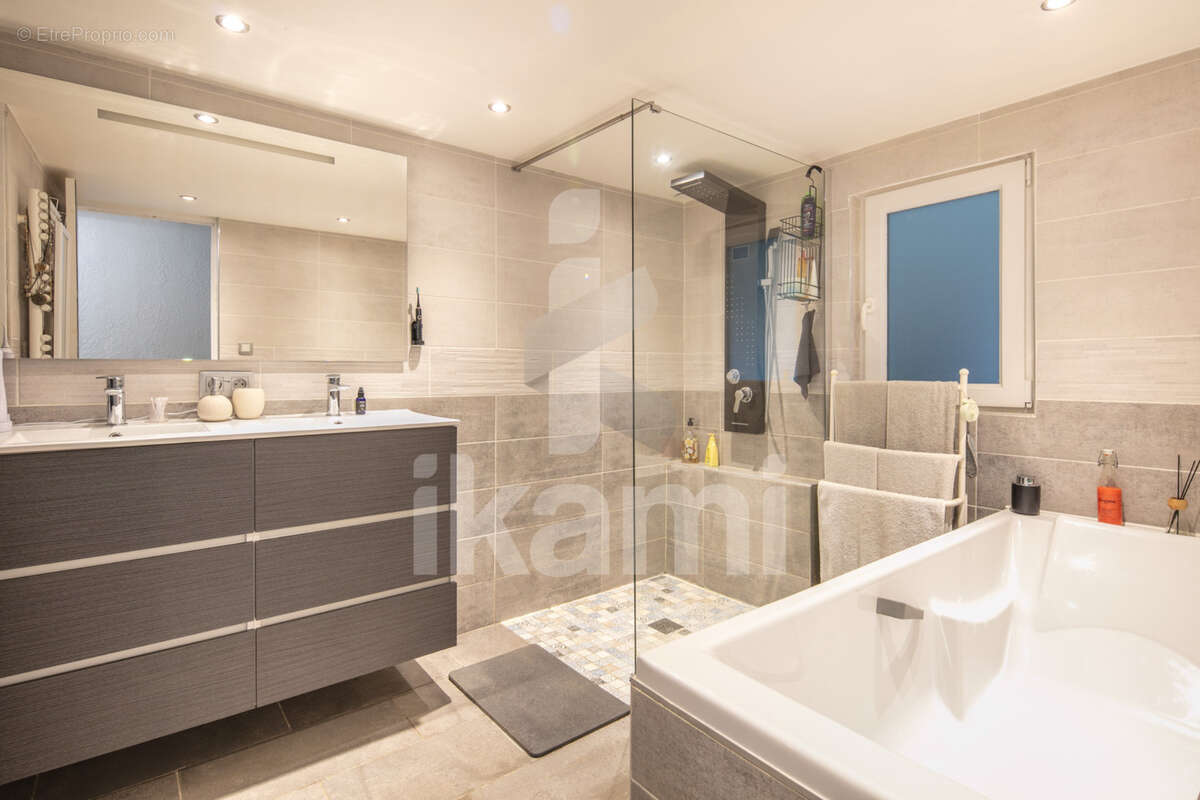 Maison à HAUTERIVES