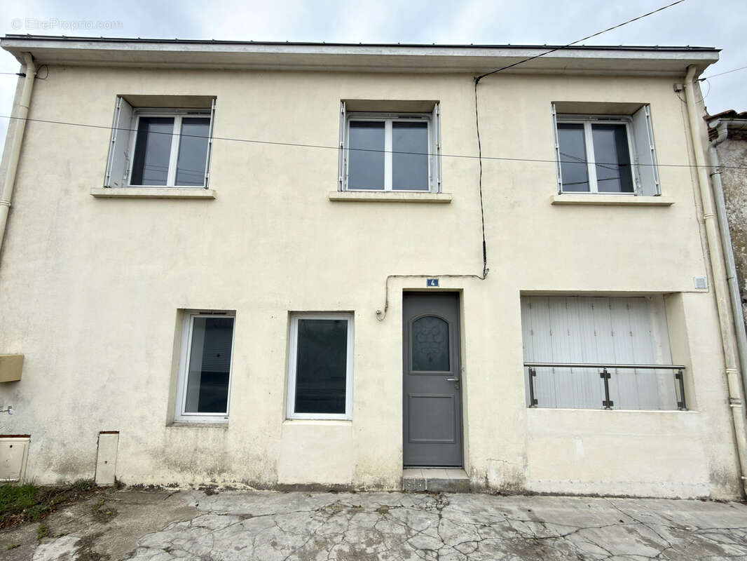 Maison à CORCOUE-SUR-LOGNE