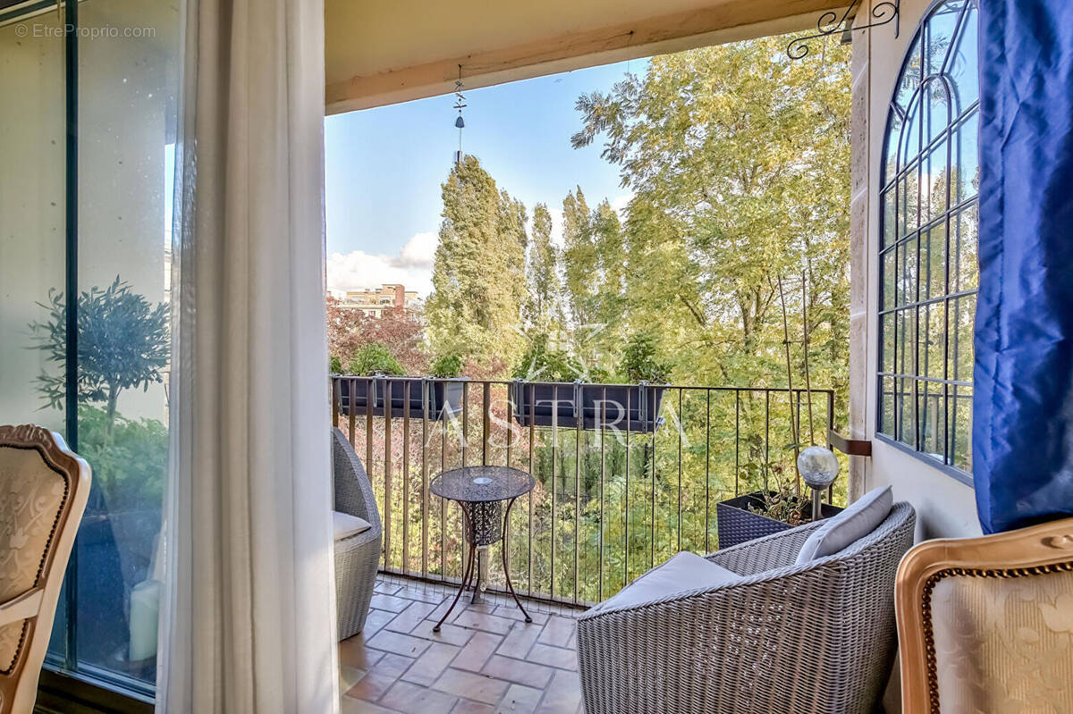 Appartement à FRESNES