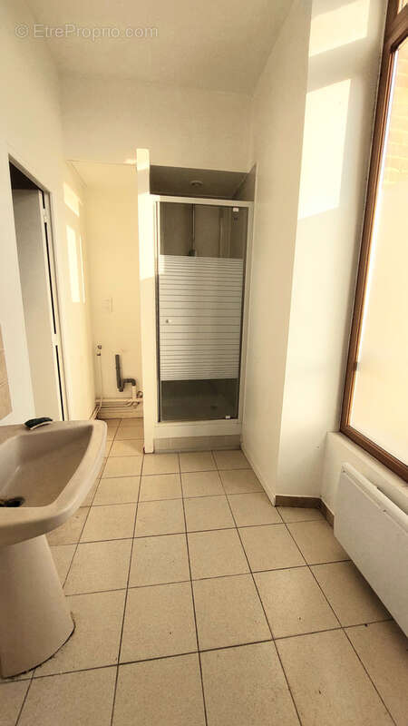 Appartement à THORIGNY-SUR-OREUSE