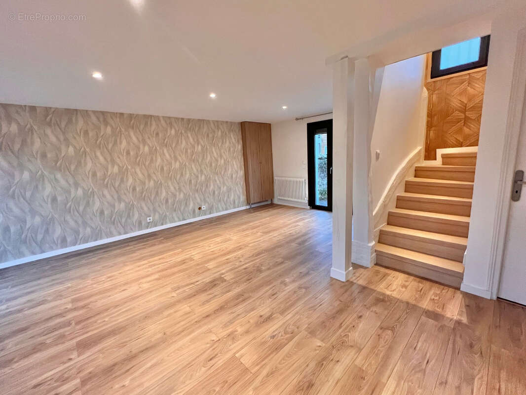 Maison à FRANQUEVILLE-SAINT-PIERRE