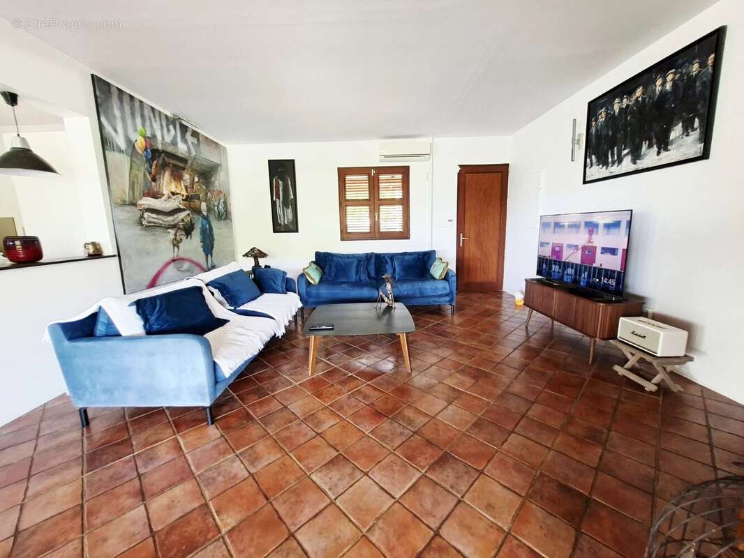 STE LUCE : Spacieuse villa T4 + Studio + piscine - photo 6