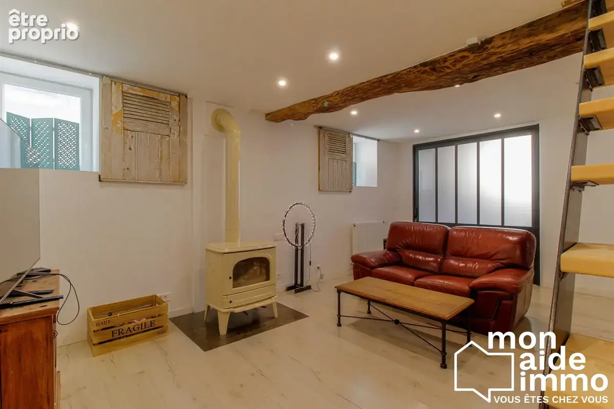 Maison 170 m² à Surgeres  - photo 8