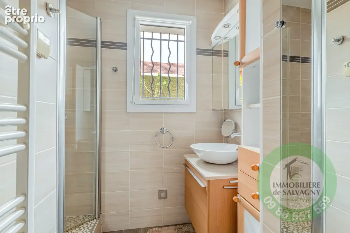 A vendre villa familiale en excellent état avec piscine chauffée - photo 15