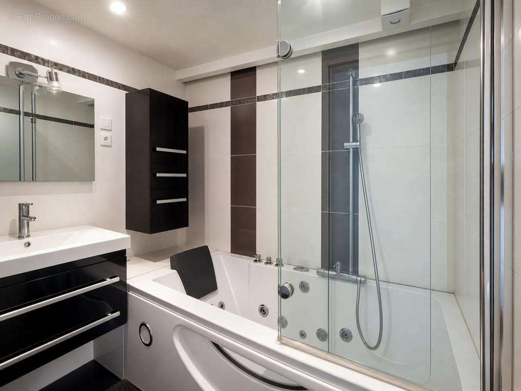Maison de 6 pièces de 135 m² à Orléans - photo 8